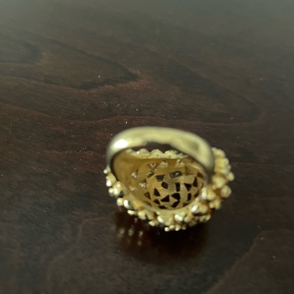 Vintage Crown Trifari nugget dome ring - Picture 3 of 11